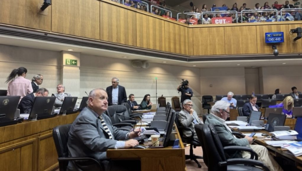 0555B954-58CA-4D07-BEEC-B7E5113815AB