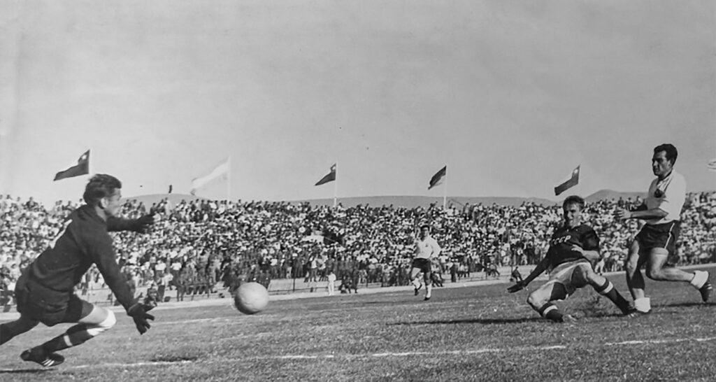 El día que todo Arica fue al estadio: el “Carlos Dittborn” cumple 64 años de vida al servicio del fútbol mundial