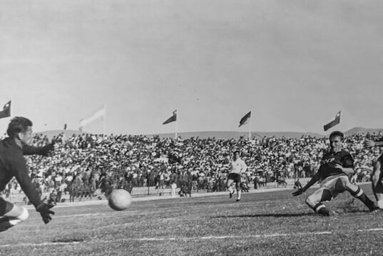 El día que todo Arica fue al estadio: el “Carlos Dittborn” cumple 64 años de vida al servicio del fútbol mundial