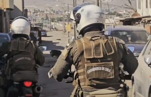 Detienen a dos sujetos por intentar vender vehículo robado en Cerro Chuño