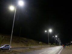 Municipalidad enciende el primer tramo de alumbrado en Capitán Ávalos