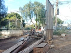 Vehículo impacta red eléctrica y provoca corte de energía en el valle de Azapa