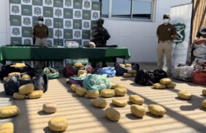 Carabineros del OS7 y Fiscalía Arica asestan duro golpe al crimen organizado: incautan arsenal y más de 130 kilos de droga