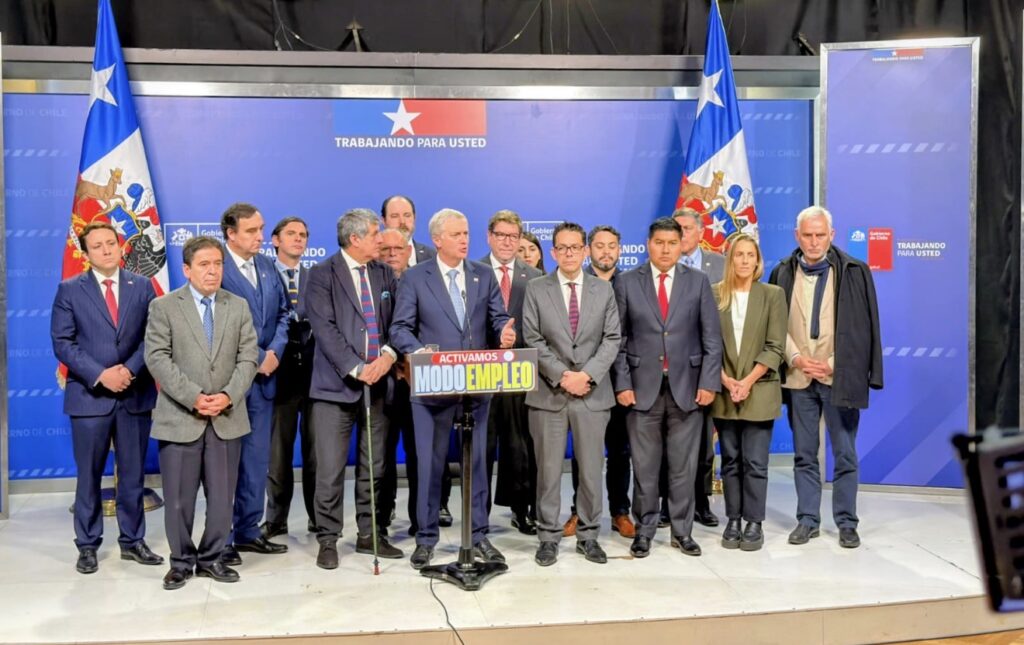 Gobierno Regional de Arica y Parinacota y Agorechi sellan alianza con el Ejecutivo para impulsar el empleo y destrabar inversiones locales