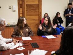 Alcalde y jóvenes de Arica se coordinan para organizar actividades en conjunto