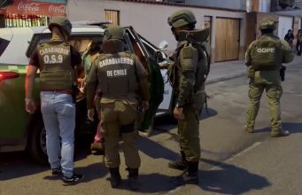 Carabineros detuvo a imputado por robo en lugar habitado y a dos mujeres por receptacion e infracción a ley de drogas en Arica